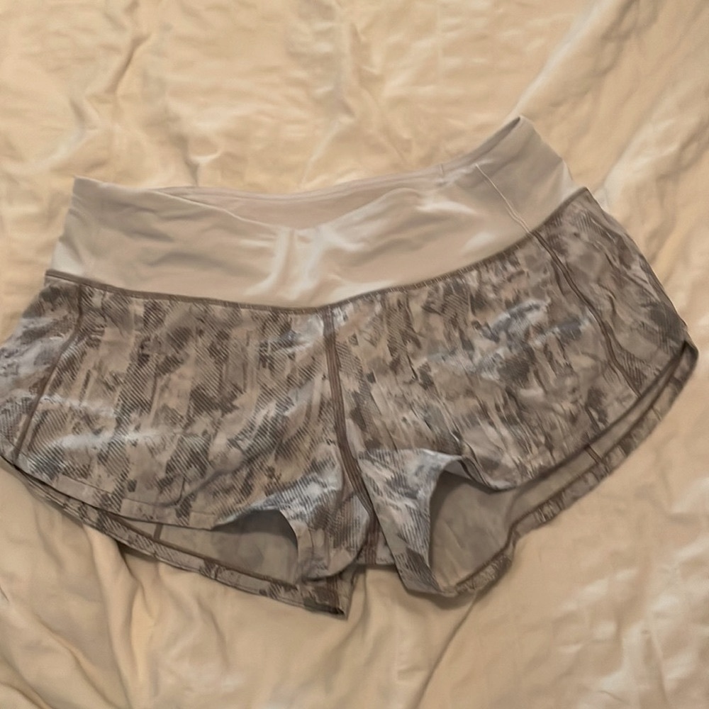 NEVER WORN, Lululemon Speedup lined Short, Gray patterned,4 Reg. CA RN106259 T3.